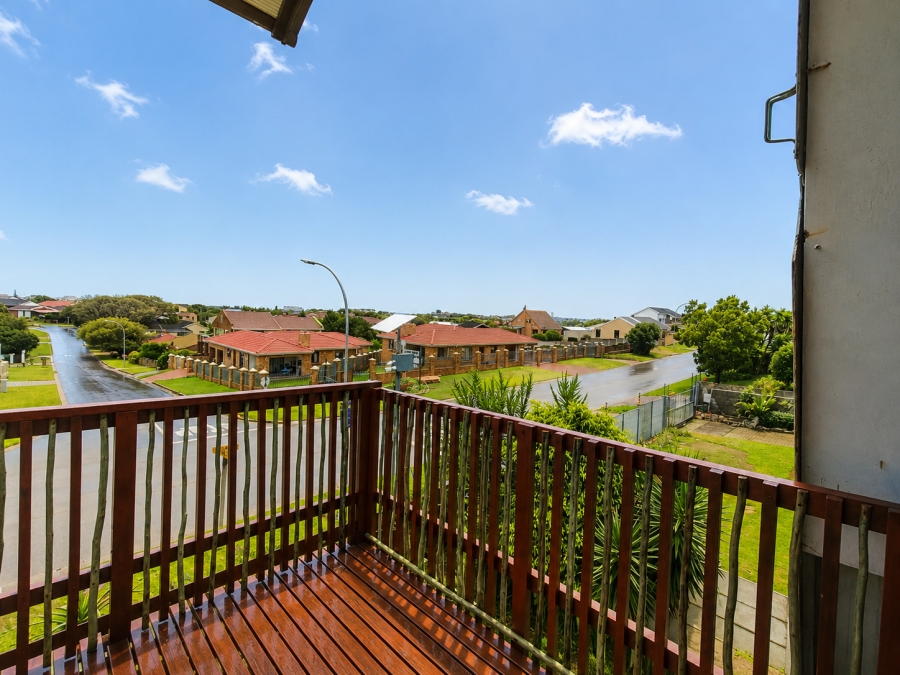 4 Bedroom Property for Sale in Aston Bay Eastern Cape